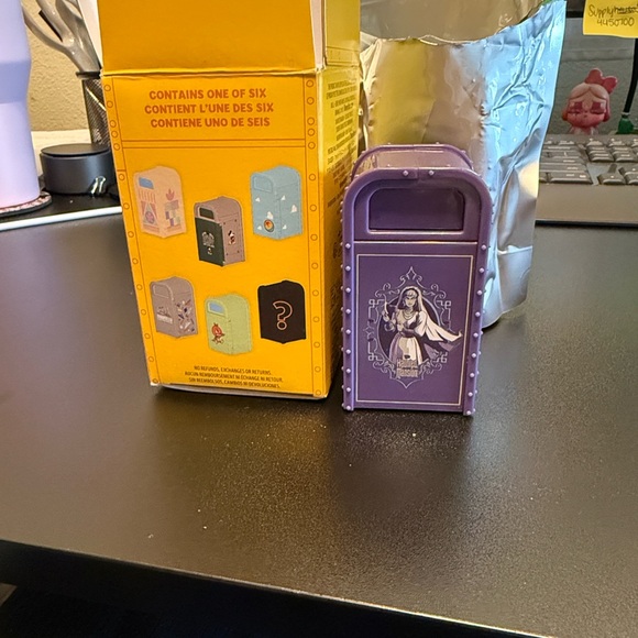 Disney trash can - SECRET - Haunted Mansion - Picture 3 of 4